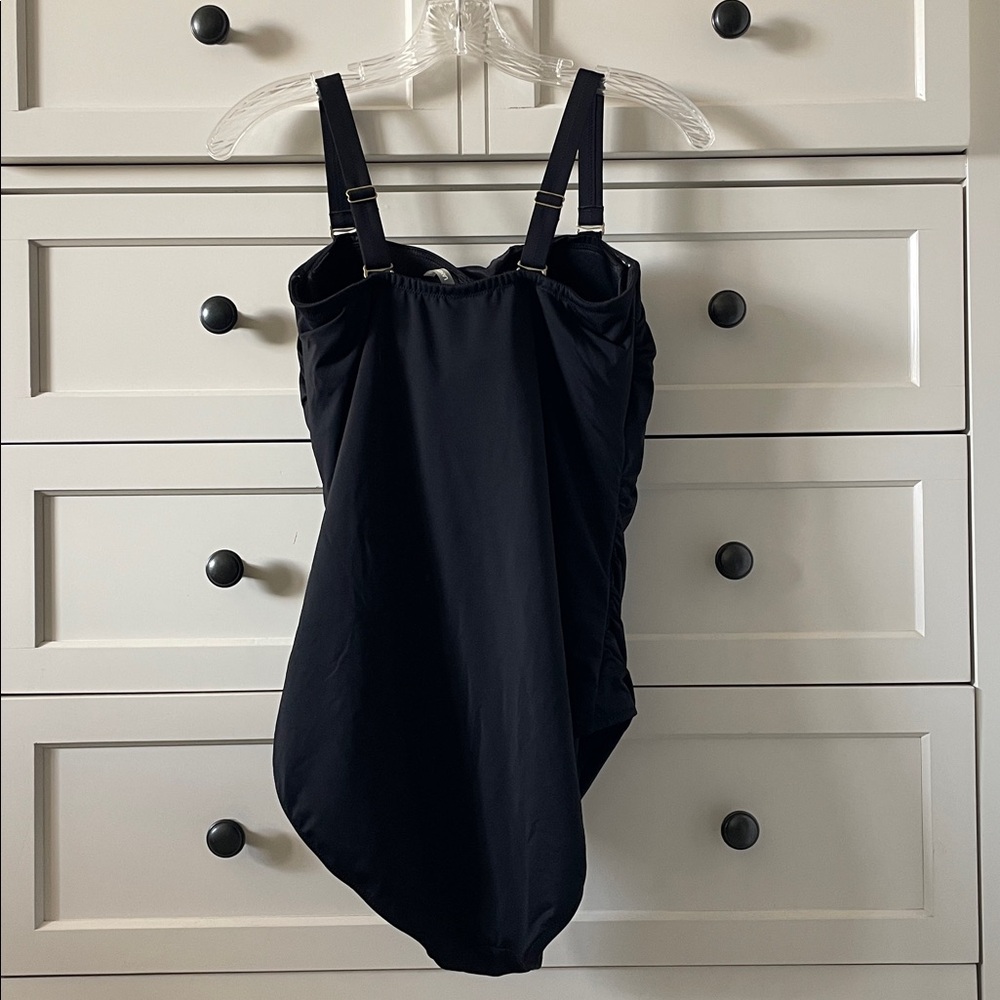 Land's End Women'S Black One-Piece Swim Suit w/ D-Cup Support Bra Full Coverage - Picture 3 of 8